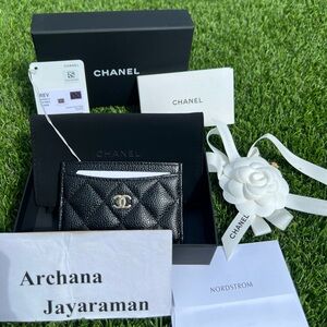 ❌ SOLD❌ BNIB Chanel Black caviar GHW classic card holder